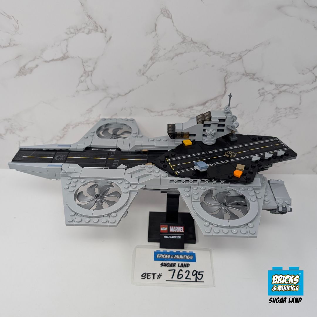 76295 - The Avengers Helicarrier (U)