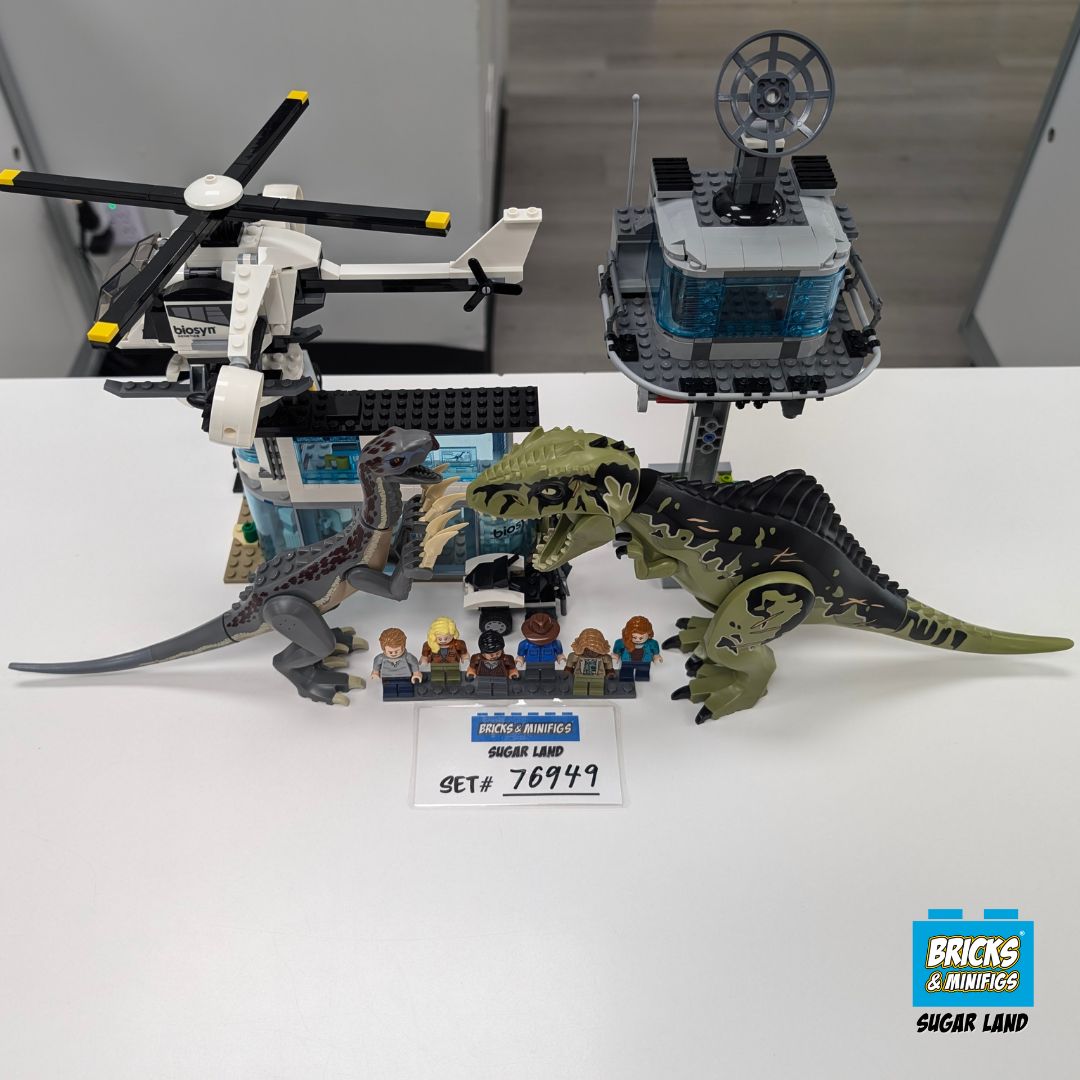 76949 - Giganotosaurus & Therizinosaurus Attack (U)