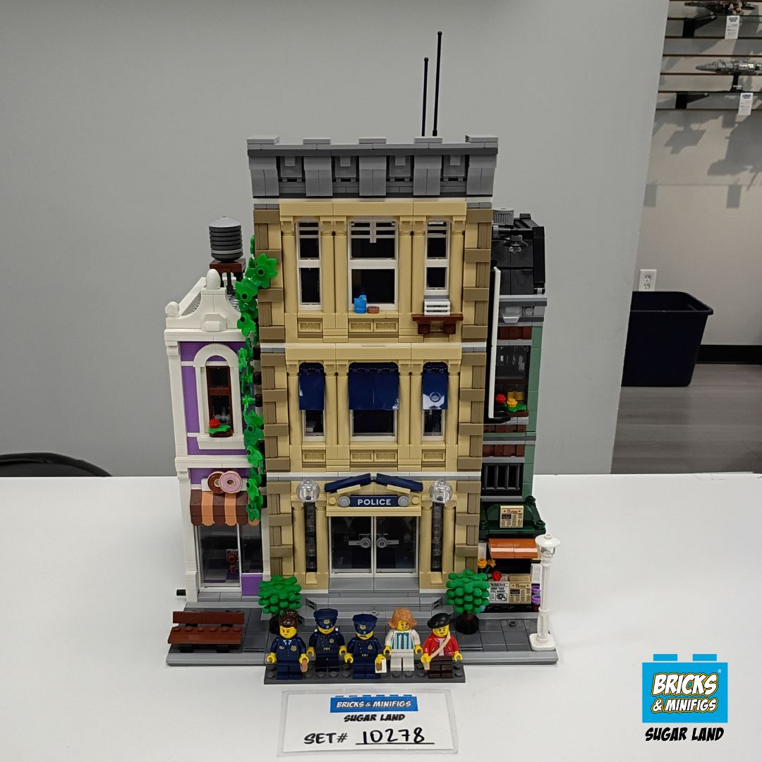 10278 - Police Station (U)