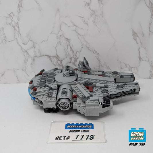7778 - Midi-Scale Millenium Falcon (U)