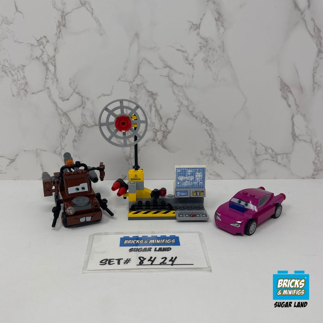 8424 - Mater's Spy Zone (U)