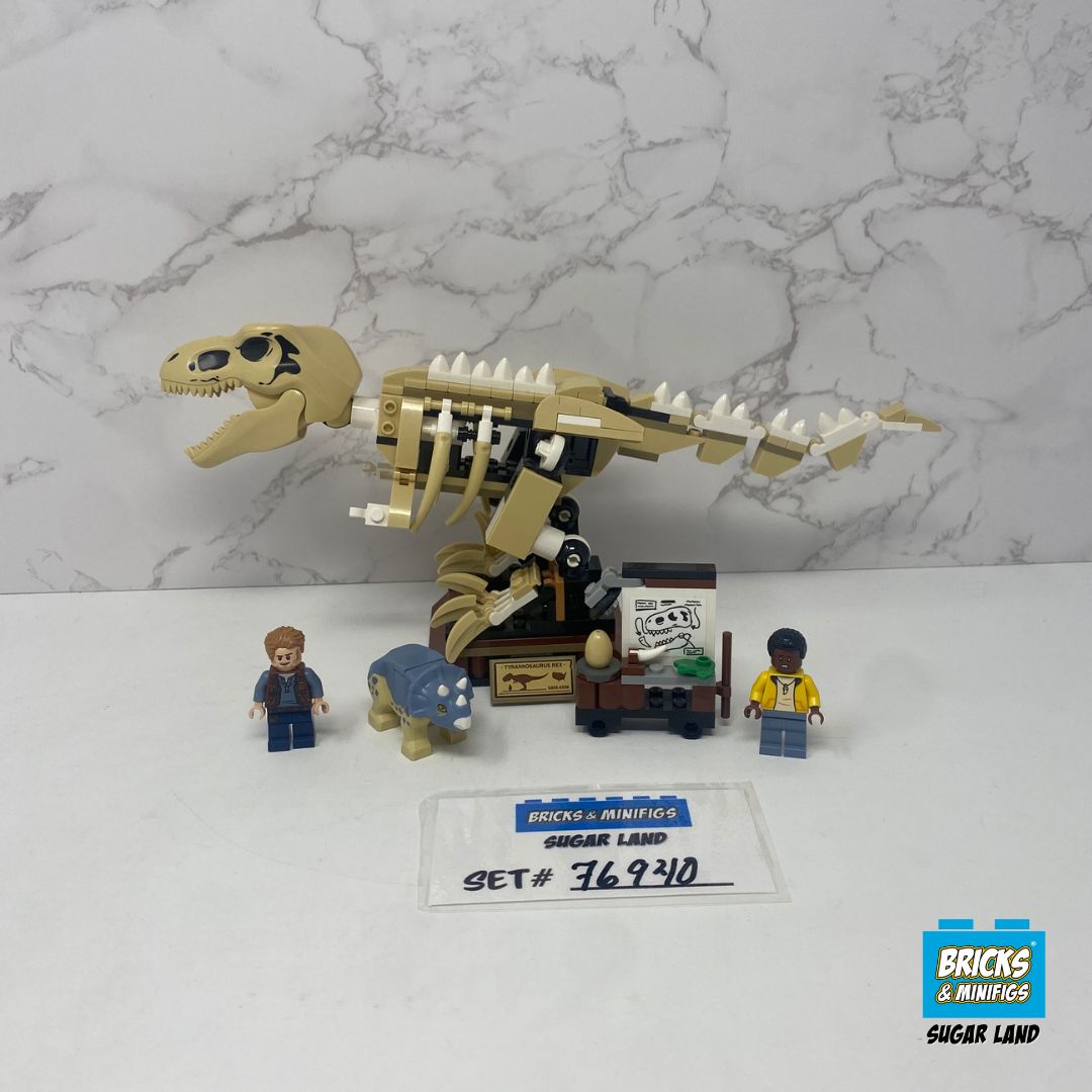76940 - T. rex Dinosaur Fossil Exhibition (U)