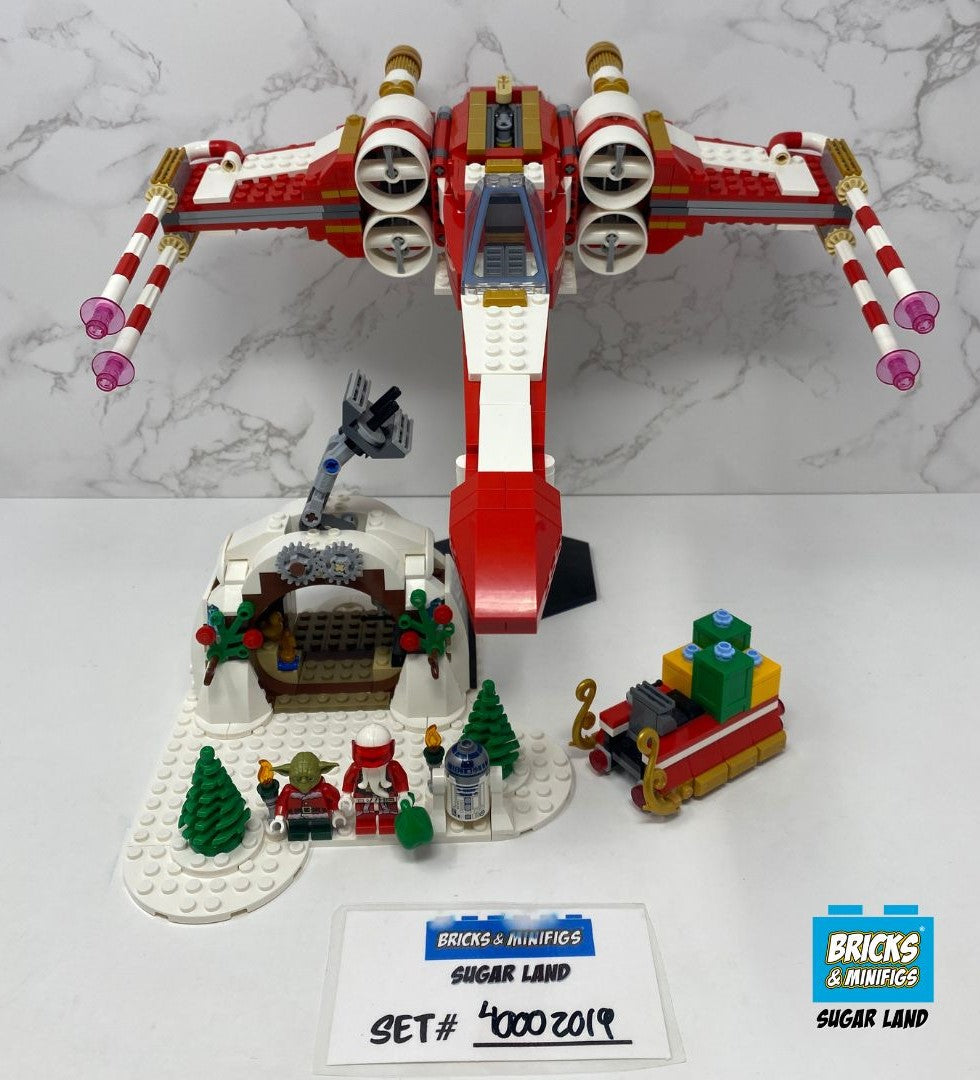 4002019 - 2019 Employee Exclusive - Christmas X-Wing (U)