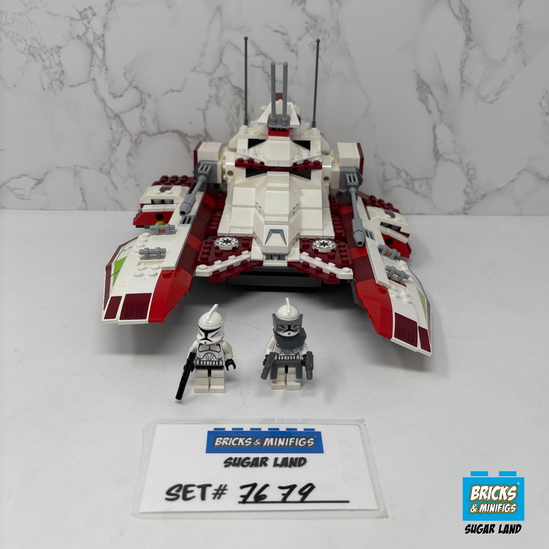 7679 - Republic Fighter Tank (U)