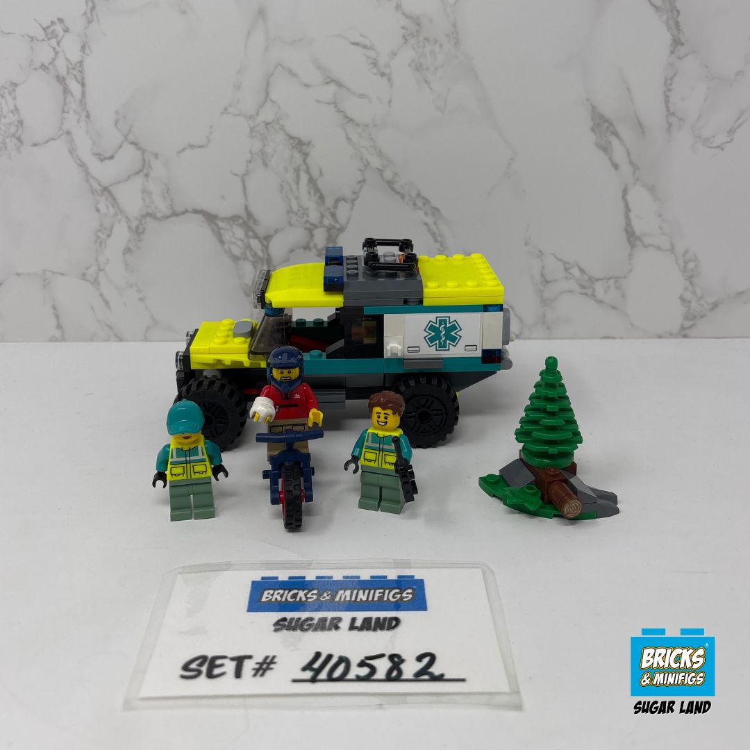 40582 - 4x4 Off-Road Ambulance Rescue (U)