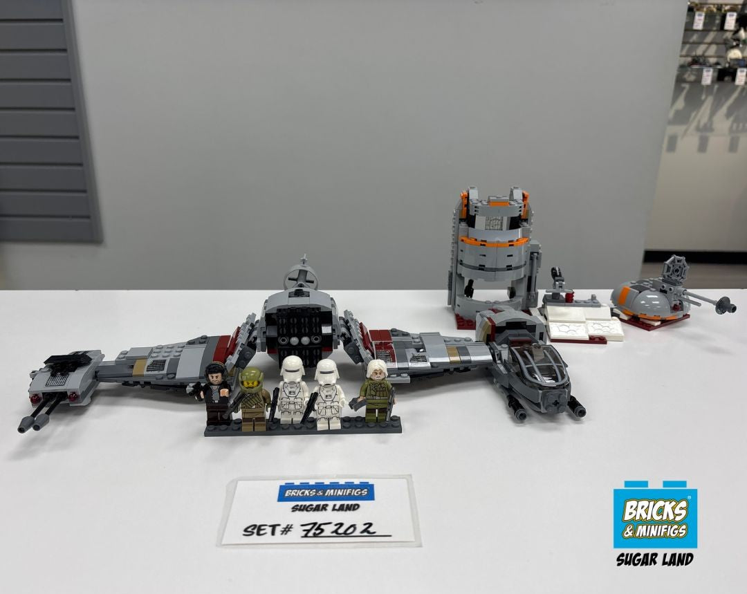 75202 - Defense of Crait (U)