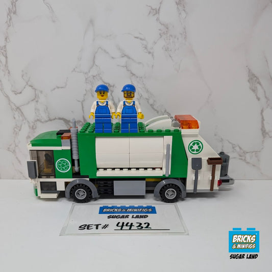 4432 - Garbage Truck (U)