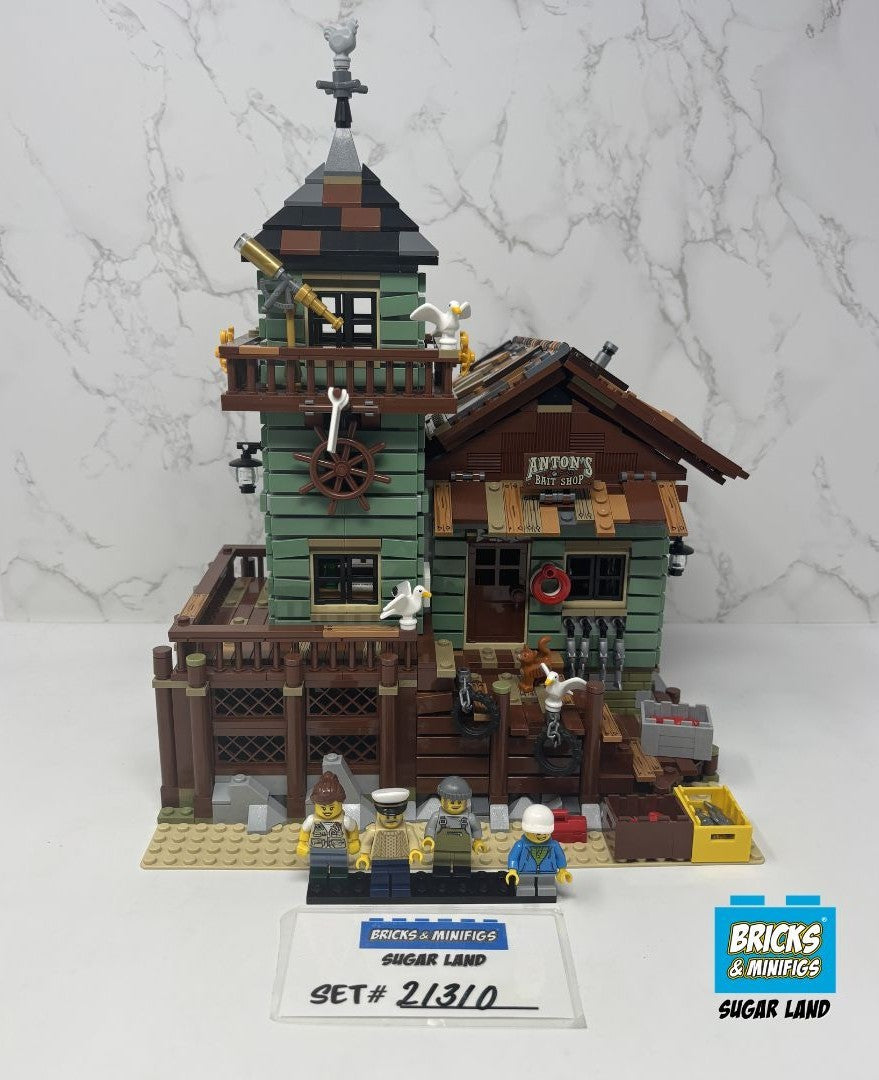 21310 - Old Fishing Store (U)