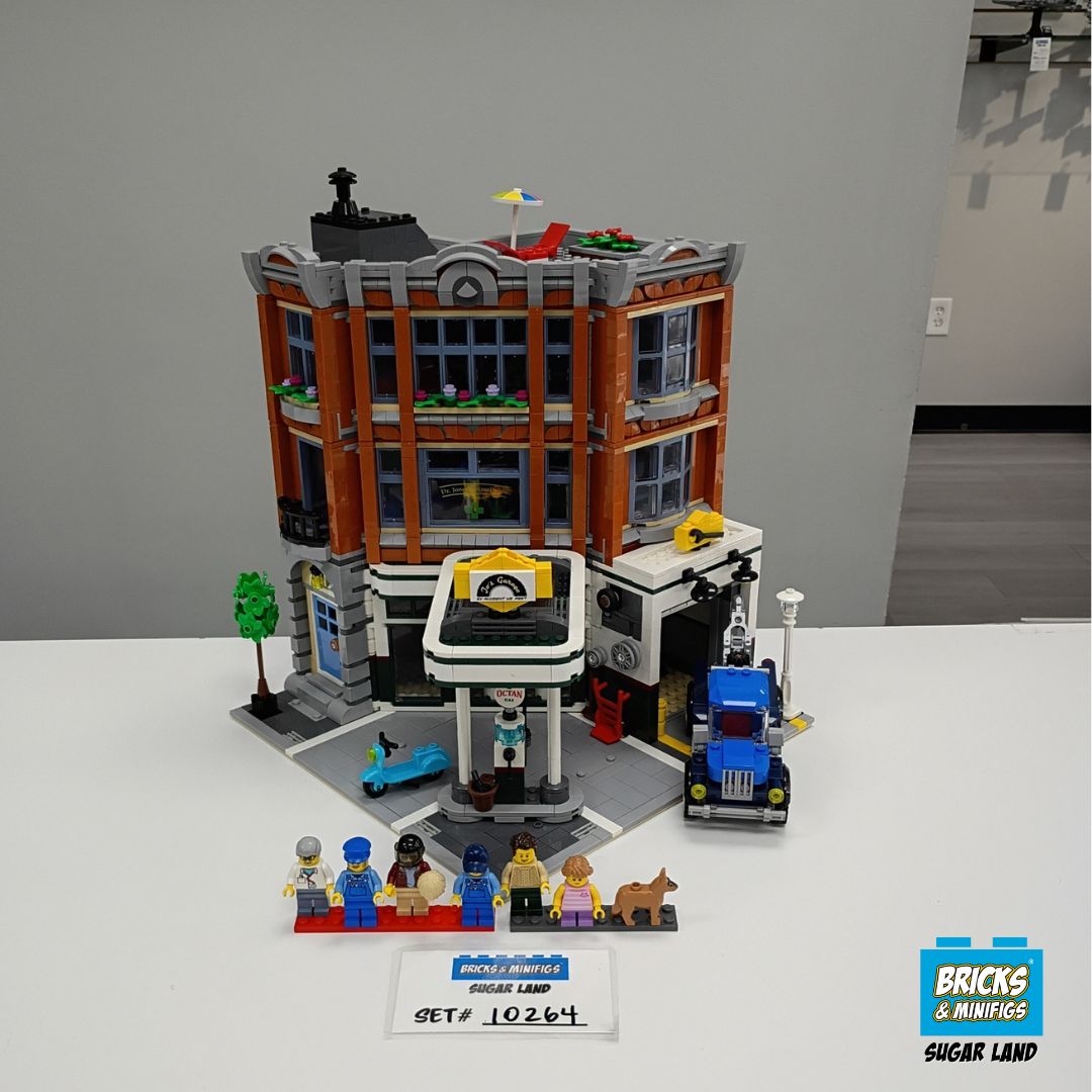10264 - Corner Garage (U)