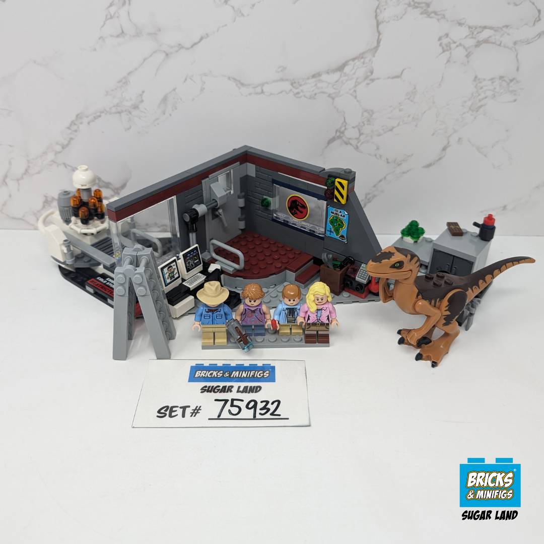 75932 - Velociraptor Chase (U)