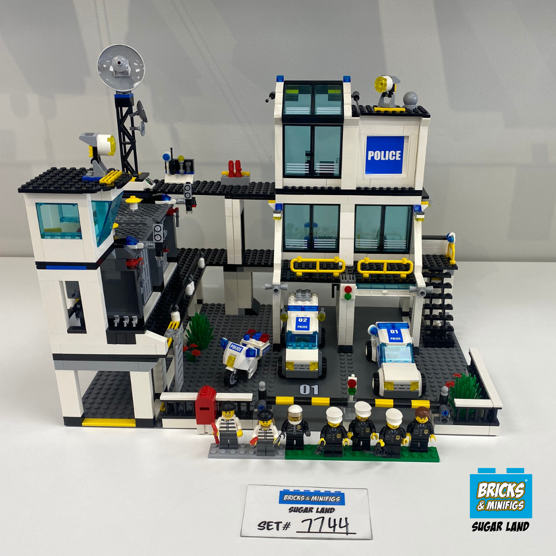 7744 - Police Headquarters (U)