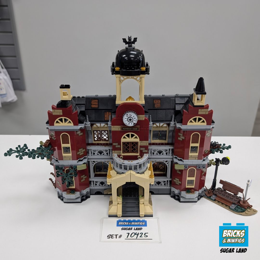 70425 - Newbury Haunted High School (U)
