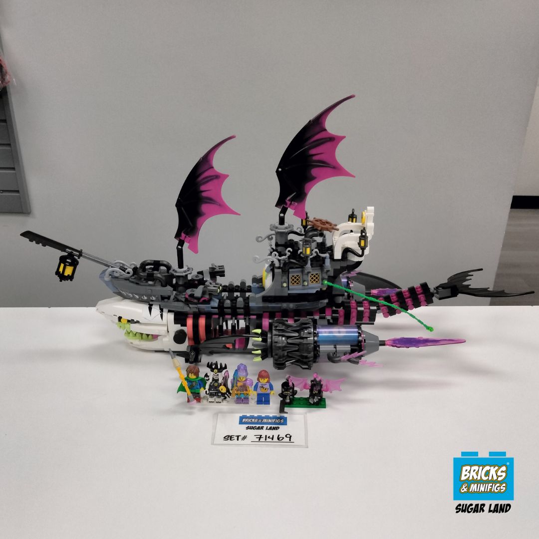 71469 - Nightmare Shark Ship (U)