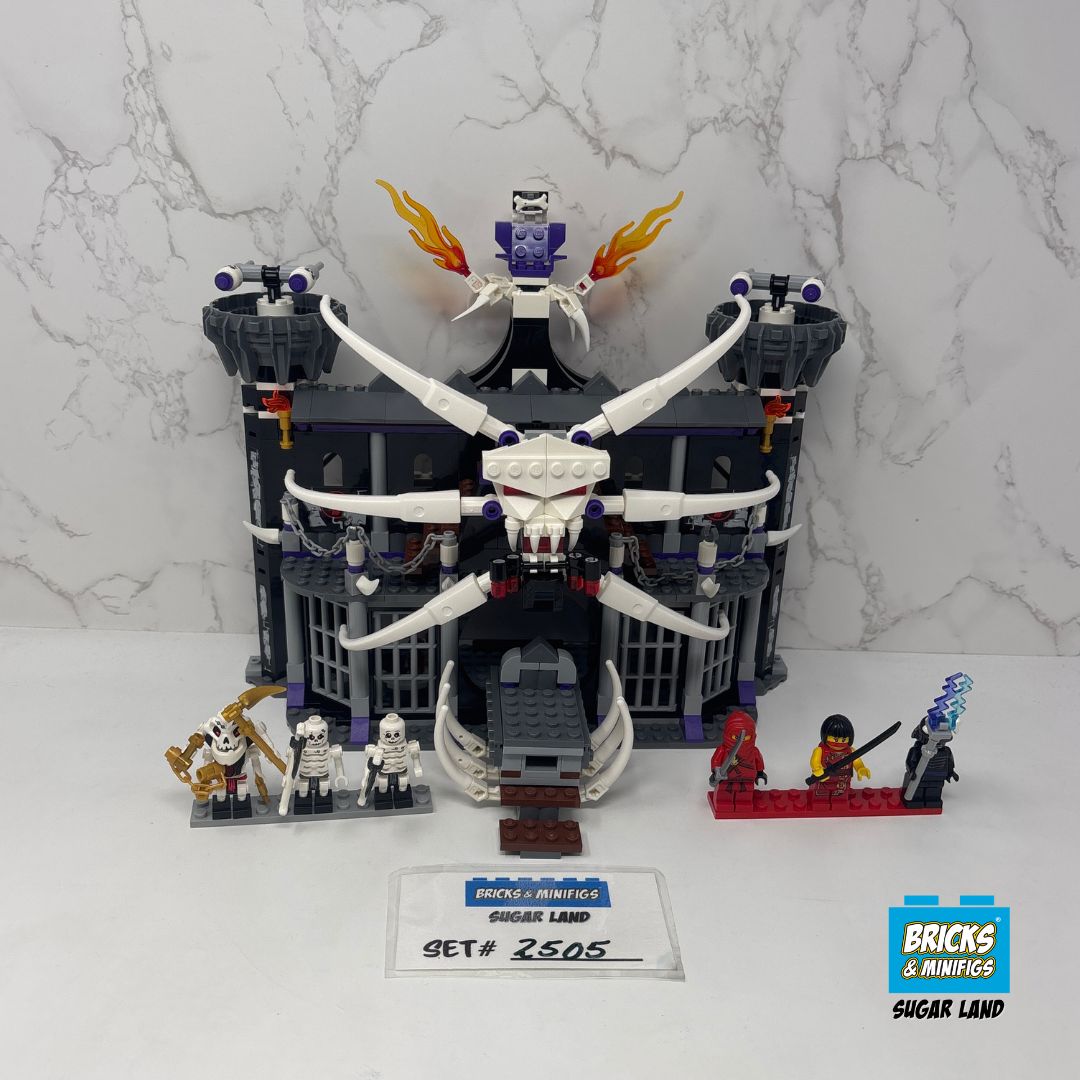 2505 - Garmadon's Dark Fortress (U)