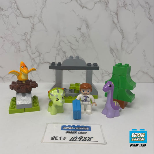 10938 - Dinosaur Nursery (U)