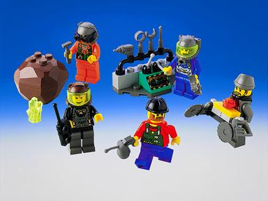 4930 - Rock Raiders Crew (R)