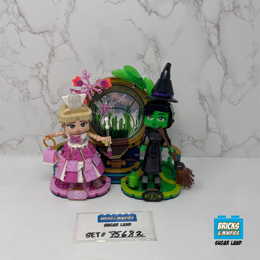 75682 - Elphaba & Glinda Figures (U)