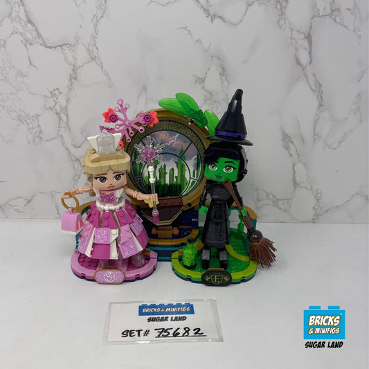 75682 - Elphaba & Glinda Figures (U)