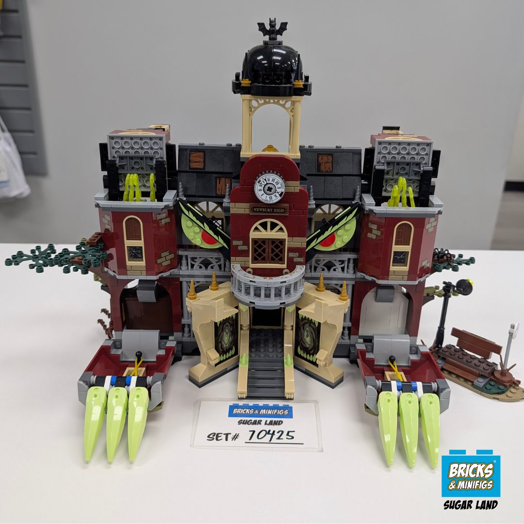 70425 - Newbury Haunted High School (U)