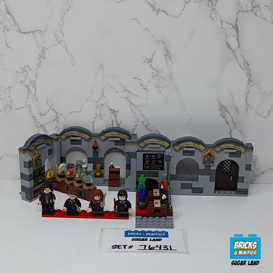 76431 - Hogwarts Castle: Potions Class (U)