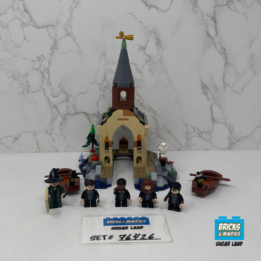 76426 - Hogwarts Castle Boathouse (U)