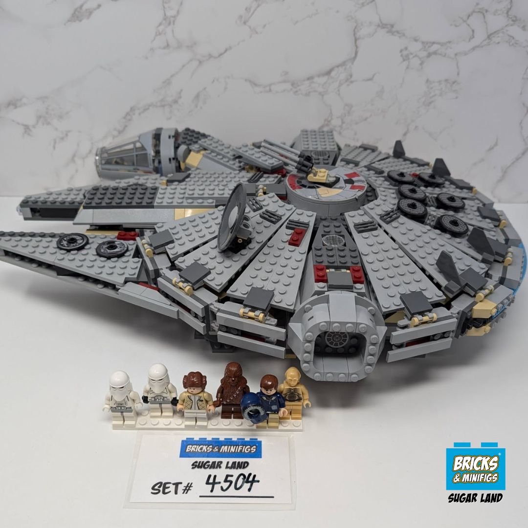 4504 - Millennium Falcon (U)