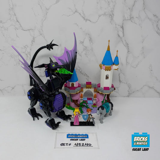43240 - Maleficent's Dragon Form and Aurora's Castle (U)