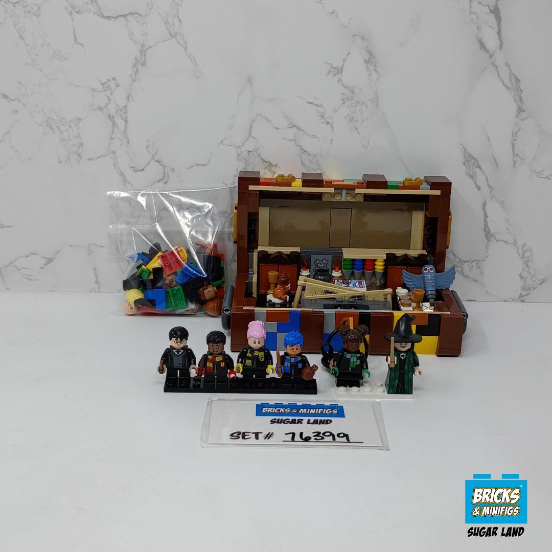 76399 - Hogwarts Magical Trunk (U)