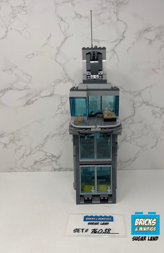 76038 - Attack on Avengers Tower (U2)