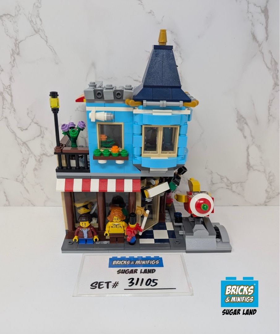 31105 - Townhouse Toy House (U1)