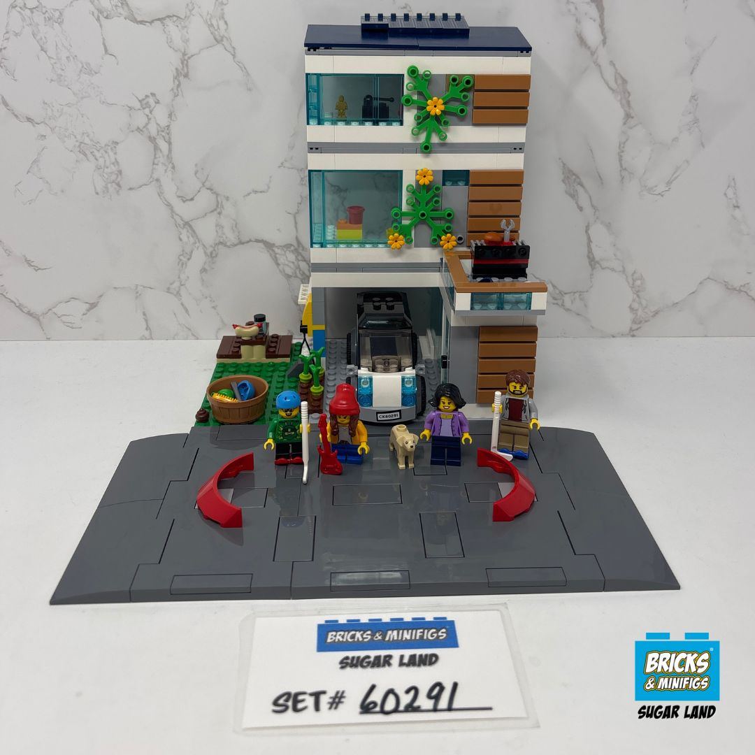 60291 - Family House (U)