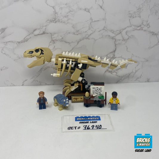 76940 - T. rex Dinosaur Fossil Exhibition (U)