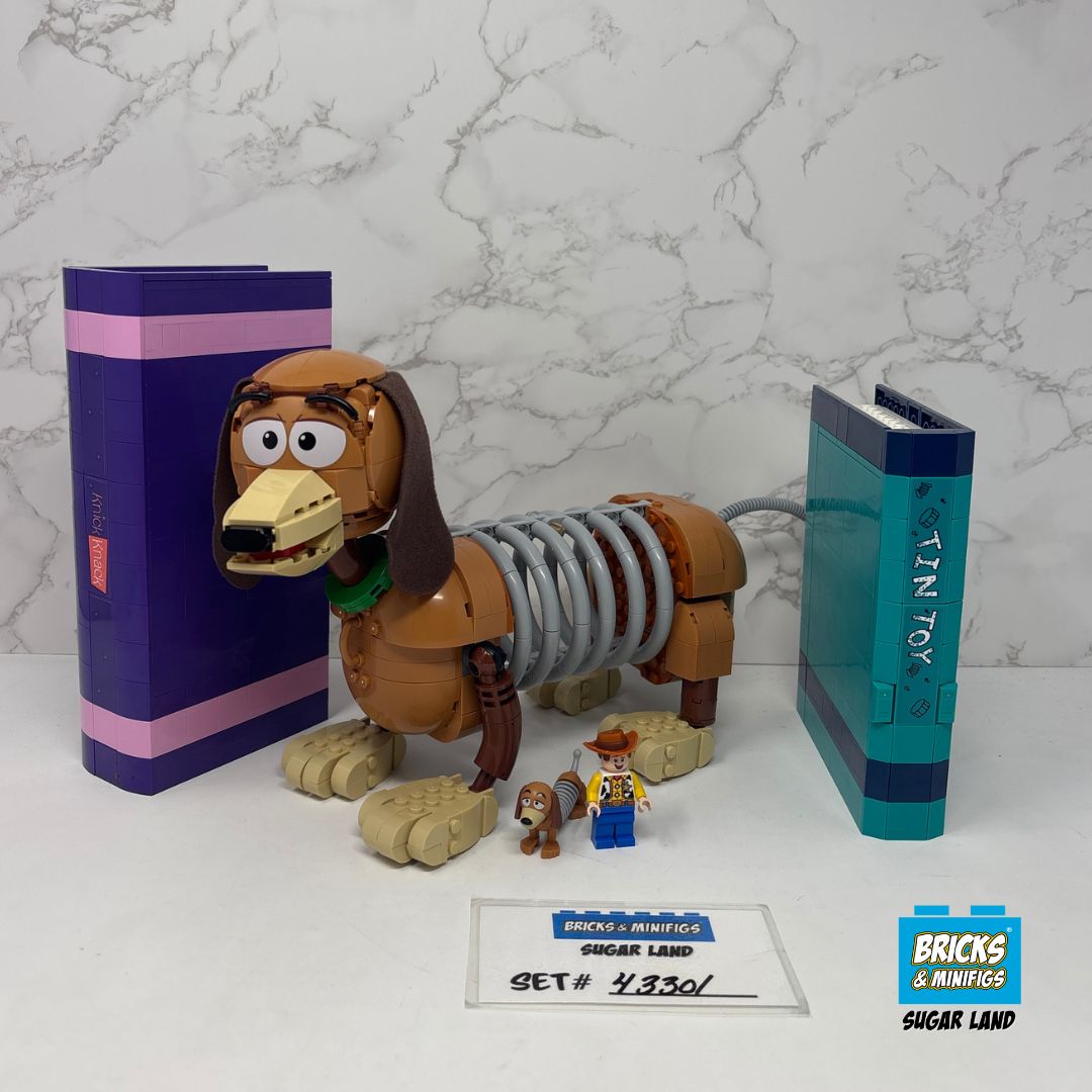 43301 - Toy Story Slinky Dog Bookends (U)