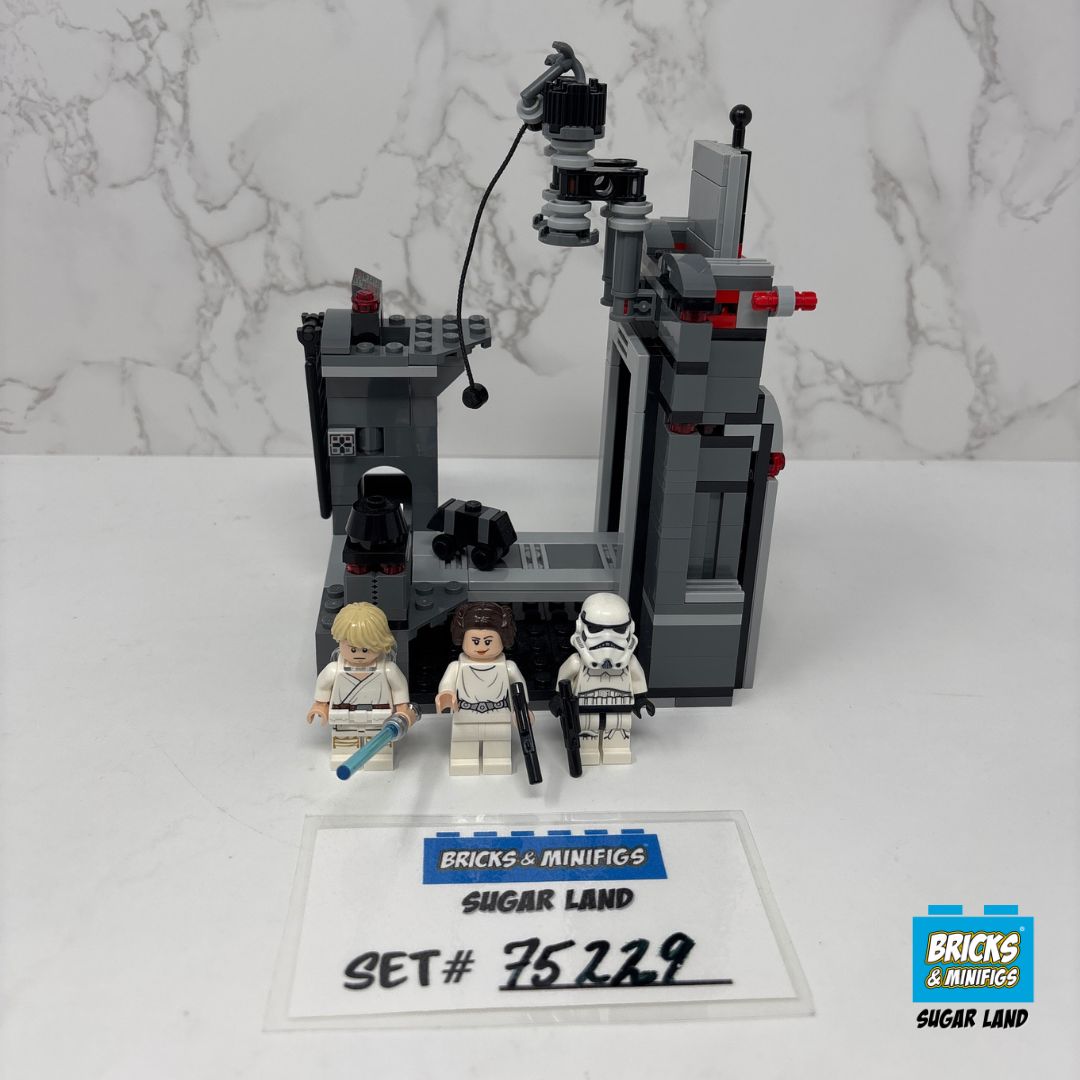 75229 - Death Star Escape (U)
