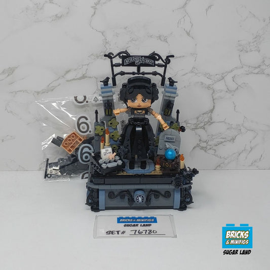 76780 - Wednesday Addams Figure (UB)