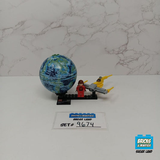9674 - Naboo Starfighter & Naboo (U)