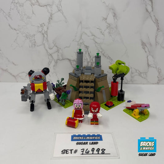 76998 - Knuckles and the Master Emerald Shrine (U)