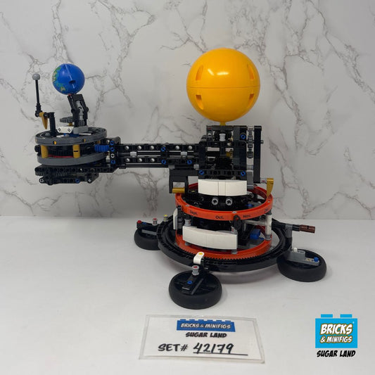 42179 - Planet Earth and Moon in Orbit (U)