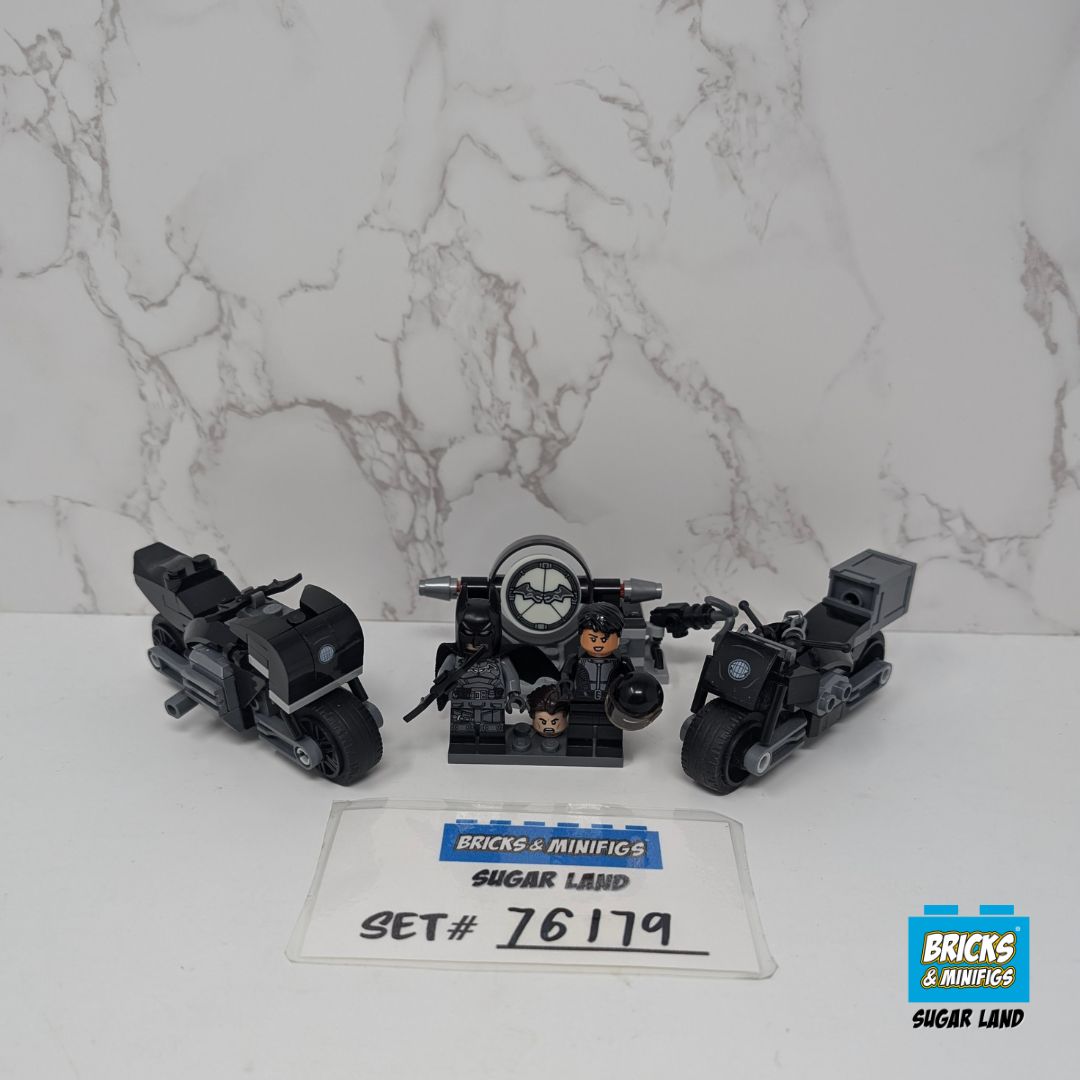 76179 - Batman & Selina Kyle Motorcycle Pursuit (U)