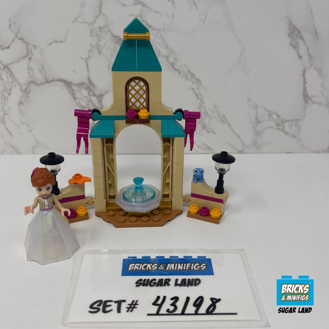 43198 - Anna's Castle Courtyard (U)