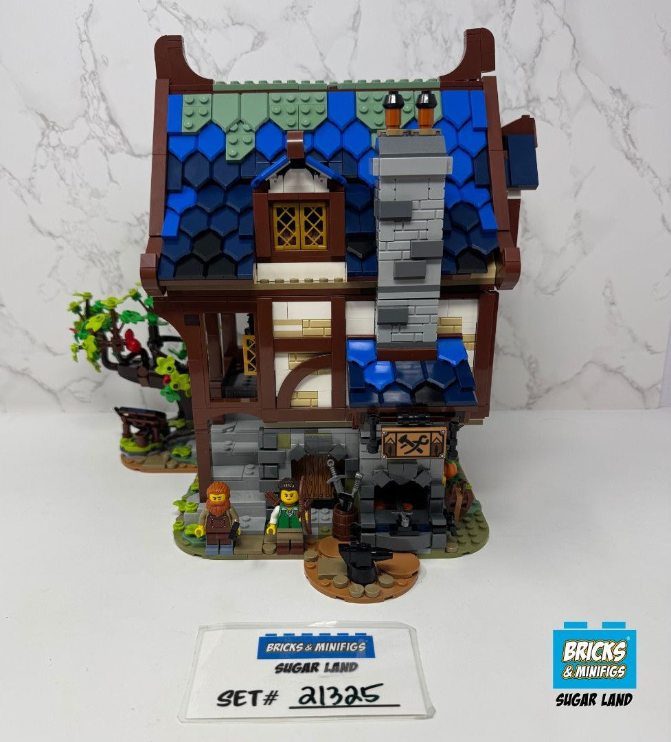 21325 - Medieval Blacksmith (U1)