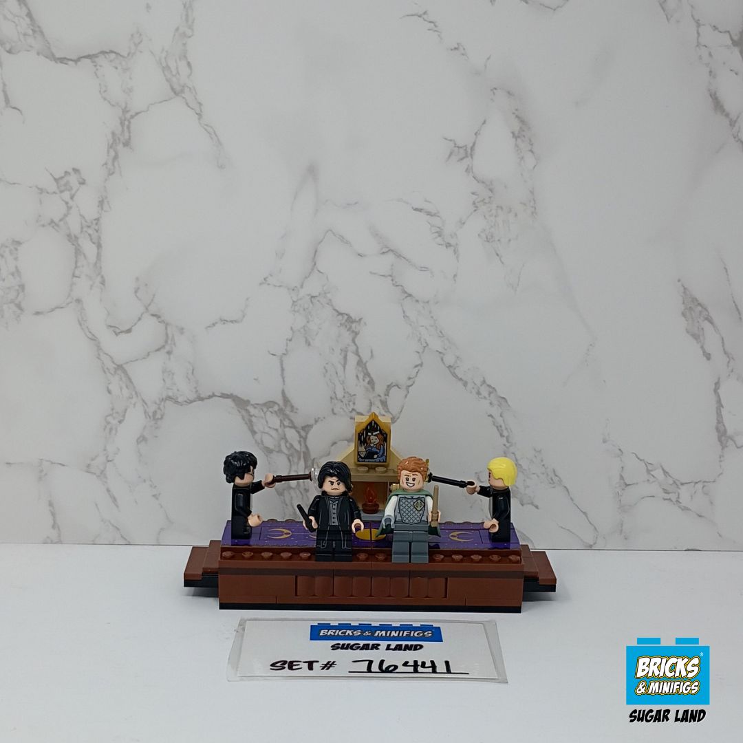 76441 - Hogwarts Castle: Dueling Club (U)