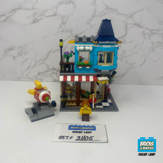 31105 - Townhouse Toy House (U1)