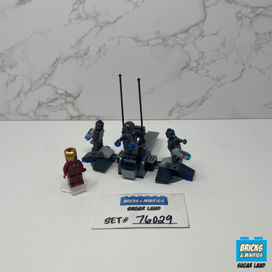 76029 - Iron Man vs Ultron (U)